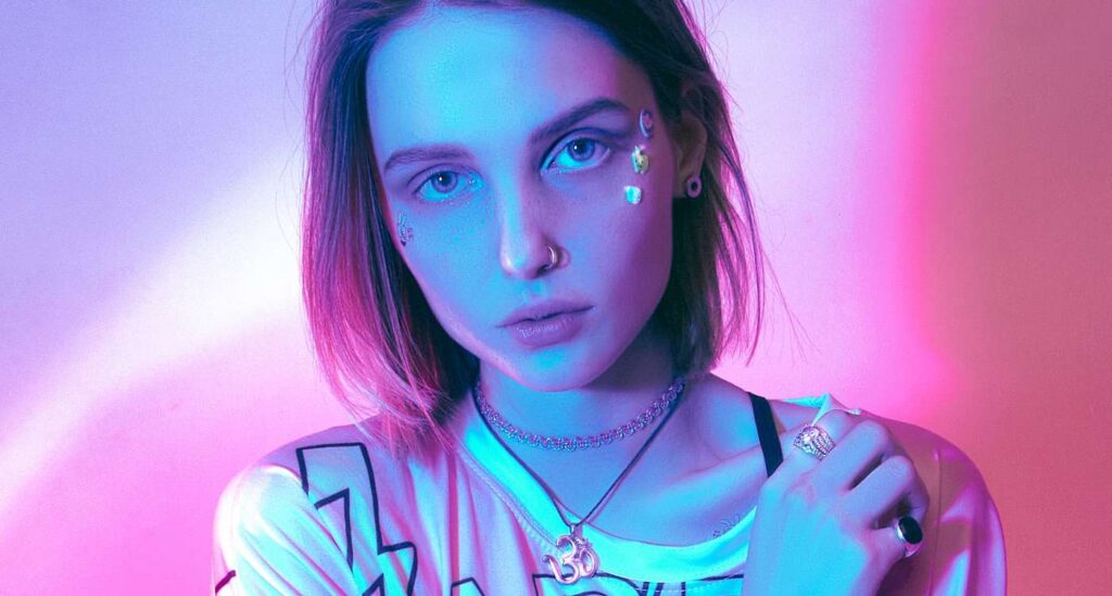 Clooney Swaps Vintage For Dazzling Eco Couture On The Red Carpet Street Style clooney swaps vintage for dazzling eco couture on the red carpet street style